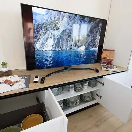 Loft Lungomare Vista Mare E Monti Appartamento