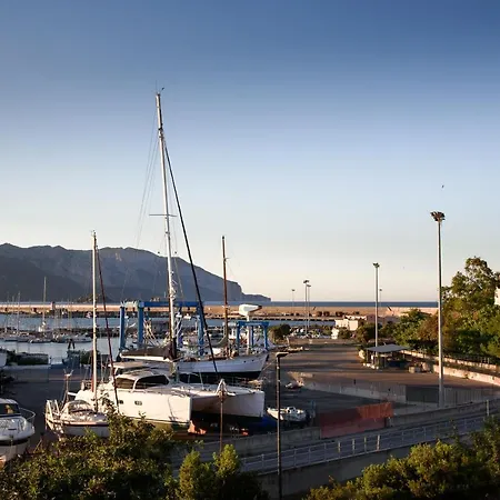 Loft Lungomare Vista Mare E Monti