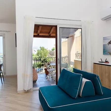 Апартаменты Loft Lungomare Vista Mare E Monti Арбатакс