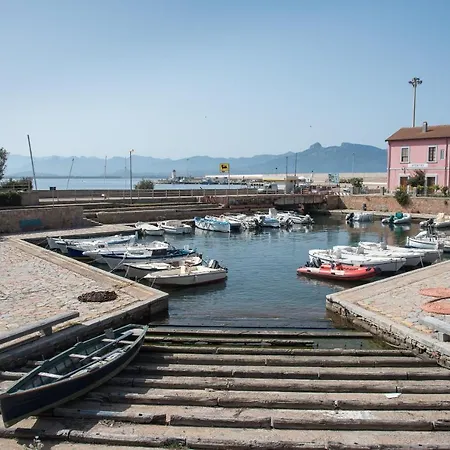 Apartment Loft Lungomare Vista Mare E Monti