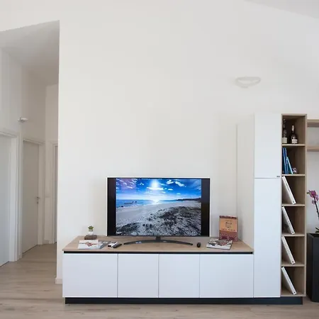 Апартаменты Loft Lungomare Vista Mare E Monti Арбатакс