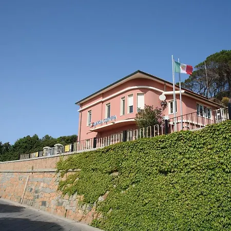Apartment Loft Lungomare Vista Mare E Monti