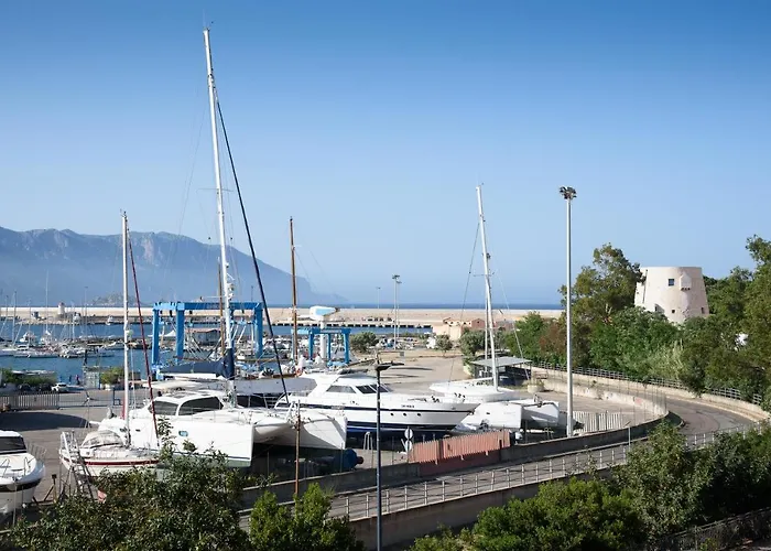 Loft Lungomare Vista Mare E Monti Lägenhet