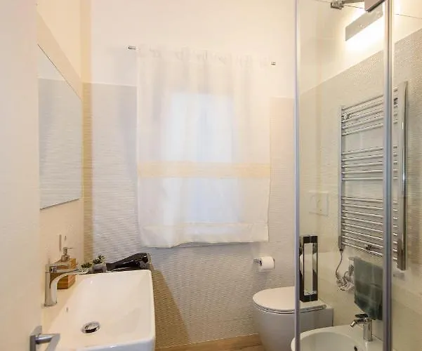 Lägenhet Loft Lungomare Vista Mare E Monti