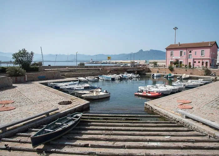 Lägenhet Loft Lungomare Vista Mare E Monti