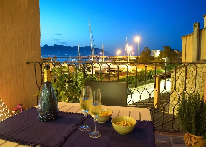 Loft Lungomare Vista Mare E Monti Lägenhet *